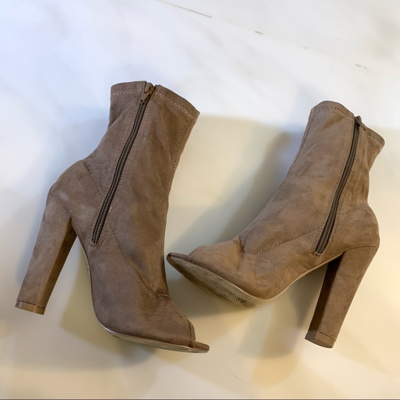 Womens Dark Taupe Agaci Suede High Ankle Block Heels! - Picture 9 of 9